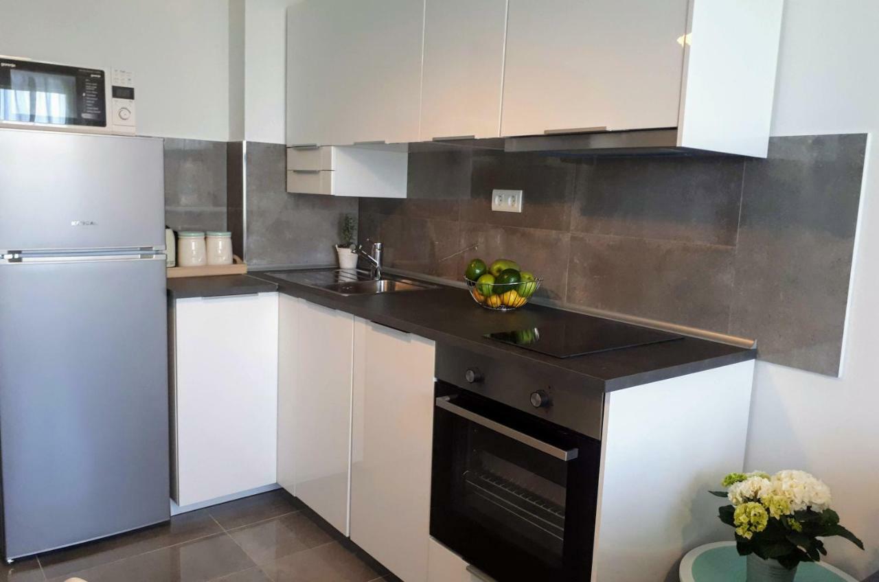 Apartment Eni With Garage Parking Split Buitenkant foto